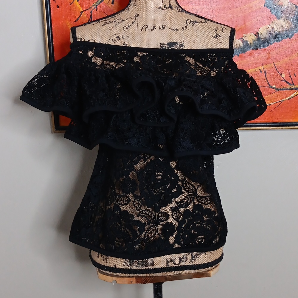 Alexis Crista Off The Shoulder Lace Embroidered Top Size M